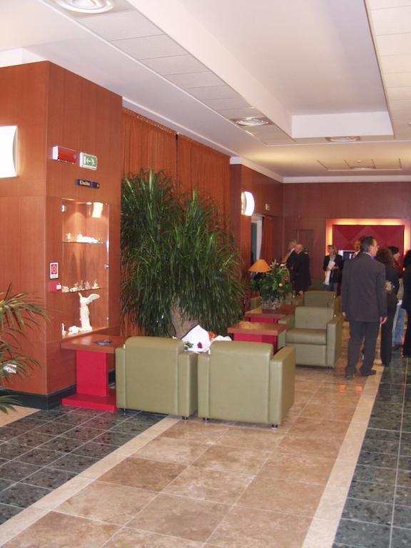 نوفارا Hotel Mareschi Palace المظهر الخارجي الصورة